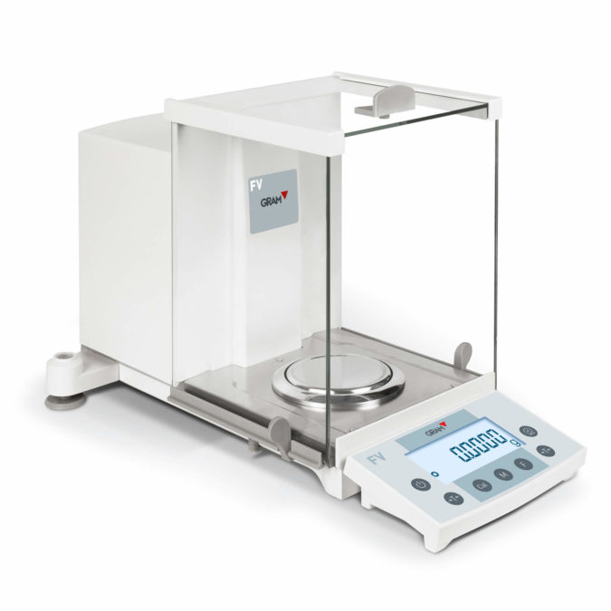 Analytical balance with automatic calibration to calibrate your balance every day and correct any possible deviation from atmospheric changes