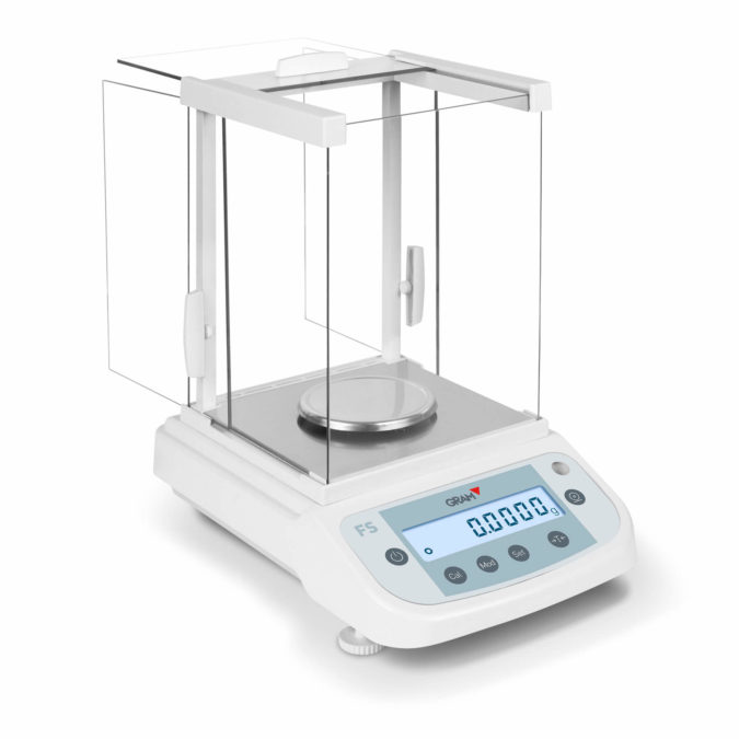 Analytical balance with 0