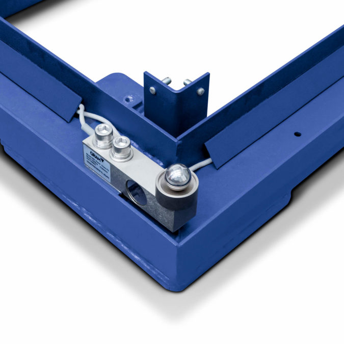 Platform scale with ball bearings on load cells ensure the highest protection against load cell damage and overload