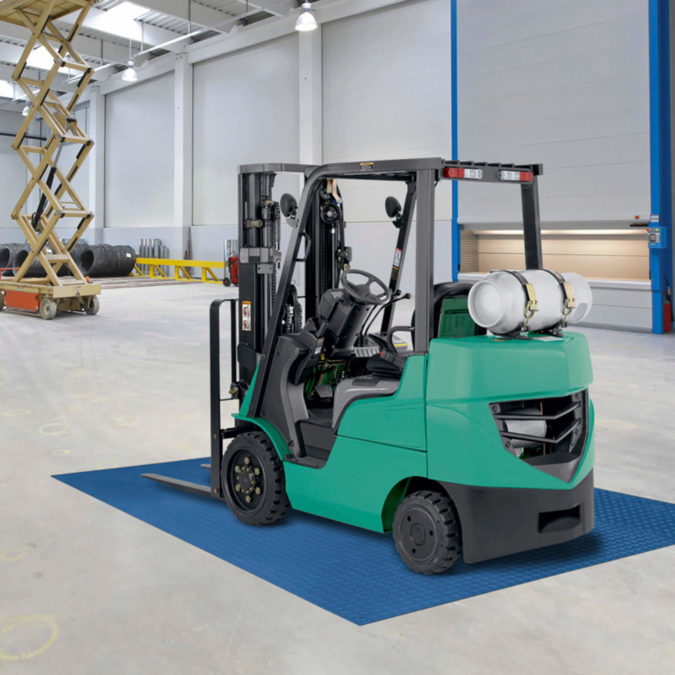 Heavy-duty industrial platform scale to weigh large items and heavy vehicles such as forklifts