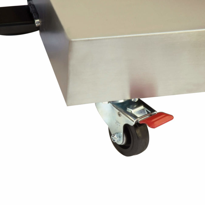 Industrial mobile floor scale equipped with brakes to weigh securely with highest safety standards